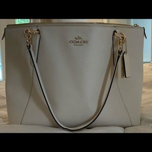 Coach- Pebble Leather- Tote